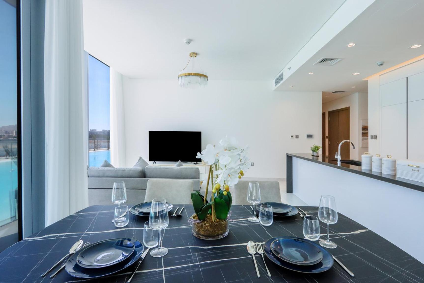 Lagoonview 2br District One Apartment *