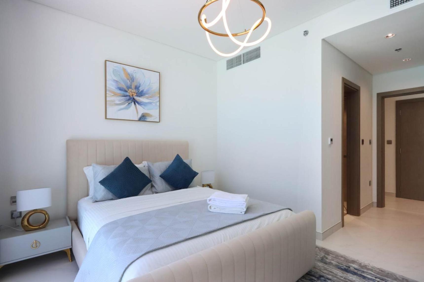 Lagoonview 2br District One